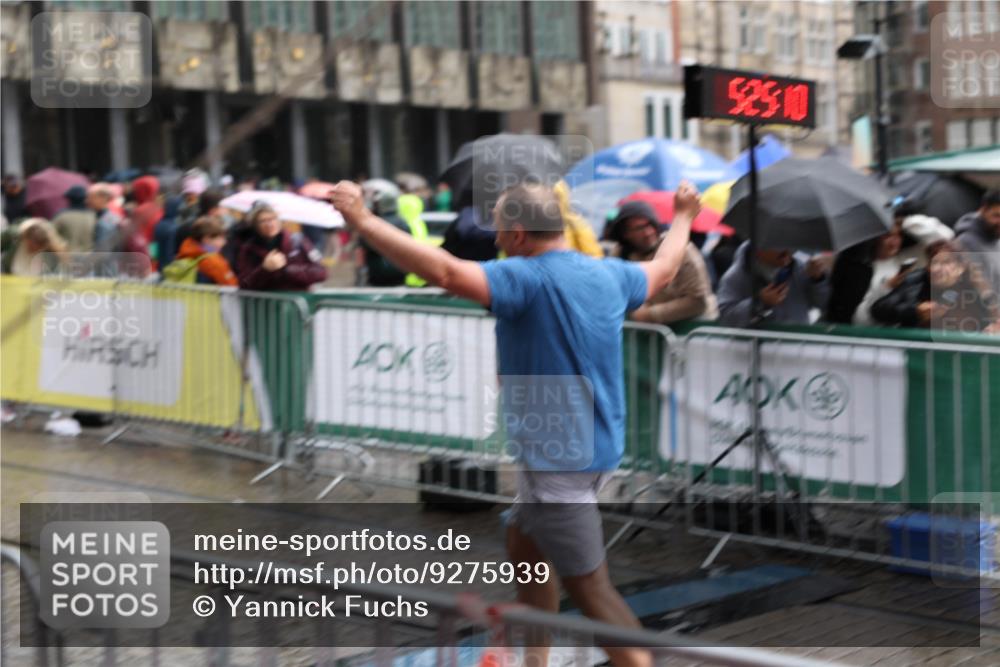05.10.2025 - 20. swb-Marathon Bremen Yannick Fuchs http://msf.ph/oto/9275939 05.10.2025 14:55:59 Ziel 1430 meine-sportfotos.de