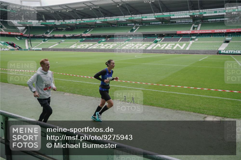 05.10.2025 - 20. swb-Marathon Bremen Michael Burmester http://msf.ph/oto/9275943 05.10.2025 12:53:30 Laufen im Stadion 89, 248, 368, 496, 832, 869, 1009, 1020, 1164, 1367, 1428, 1538, 1656, 1667, 1868, 1943, 2030, 2050, 2072, 2075, 2250, 2288, 2871, 3363, 3553, 4132, 4294, 4573, 4729, 5169, 5425, 5571, 5579, 5866, 5944, 6492, 6806, 7255, 7408, 7617, 7835, 7905, 8238, 8431, 8462, 8499, 8709, 550, 590, 615, 793, 1298, 1431, 1600, 4218, 4746, 4805, 4914, 4935, 5447, 6630, 6677, 7277, 7416, 7773, 7975, 8297, 8349, 8431, 8580, 8921, 10338 meine-sportfotos.de