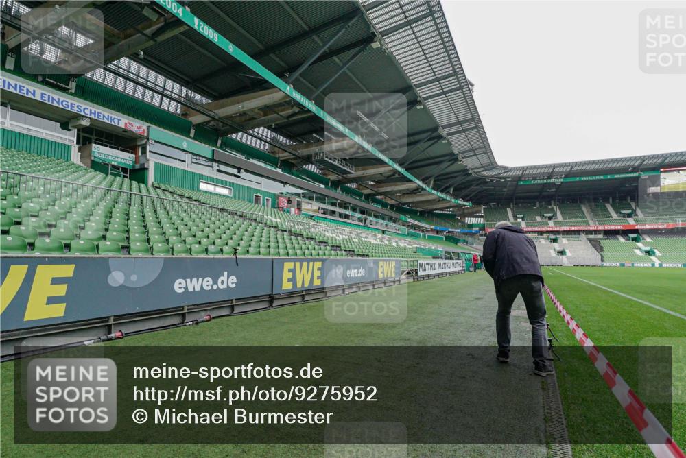 05.10.2025 - 20. swb-Marathon Bremen Michael Burmester http://msf.ph/oto/9275952 05.10.2025 10:16:33 Laufen im Stadion 2, 33 meine-sportfotos.de