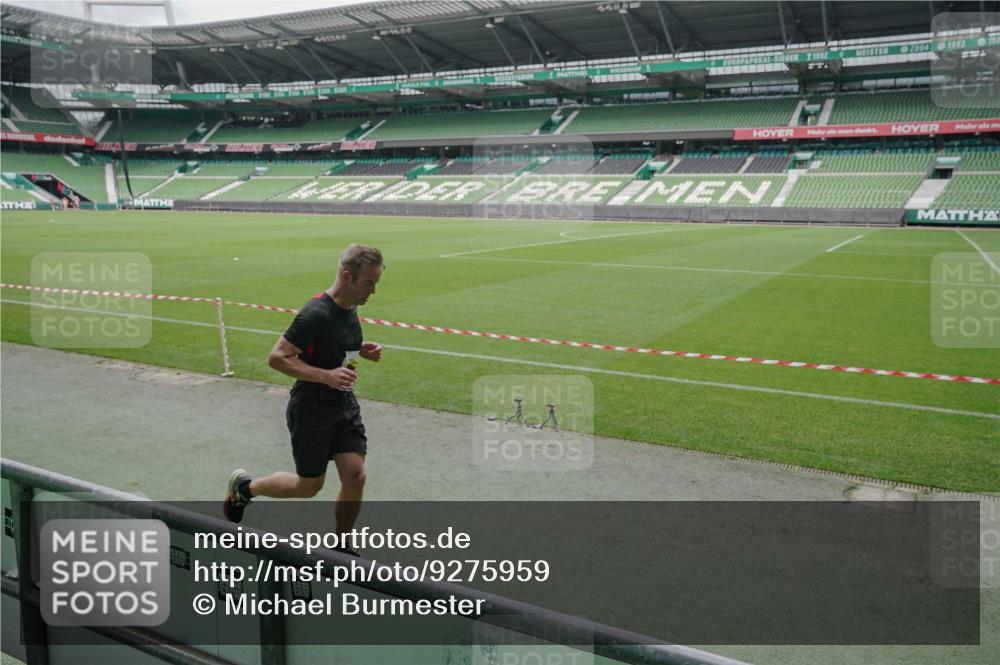 05.10.2025 - 20. swb-Marathon Bremen Michael Burmester http://msf.ph/oto/9275959 05.10.2025 12:53:32 Laufen im Stadion 89, 248, 368, 458, 496, 832, 869, 1009, 1020, 1164, 1367, 1428, 1460, 1489, 1538, 1656, 1667, 1868, 1943, 2030, 2050, 2072, 2075, 2250, 2288, 2871, 3363, 3553, 4132, 4294, 4573, 4729, 5169, 5425, 5571, 5576, 5579, 5866, 5944, 6348, 6492, 6806, 7255, 7408, 7617, 7835, 7905, 8238, 8462, 8499, 8709, 550, 590, 615, 793, 1431, 1600, 4218, 4746, 4805, 4914, 4935, 5447, 6630, 6677, 7277, 7416, 7773, 7975, 8297, 8349, 8431, 8921, 10338 meine-sportfotos.de
