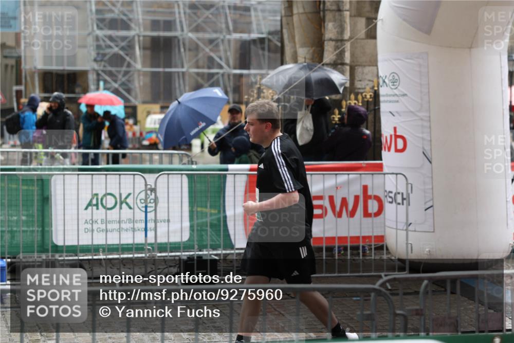 05.10.2025 - 20. swb-Marathon Bremen Yannick Fuchs http://msf.ph/oto/9275960 05.10.2025 14:56:08 Ziel 3443, 5735 meine-sportfotos.de