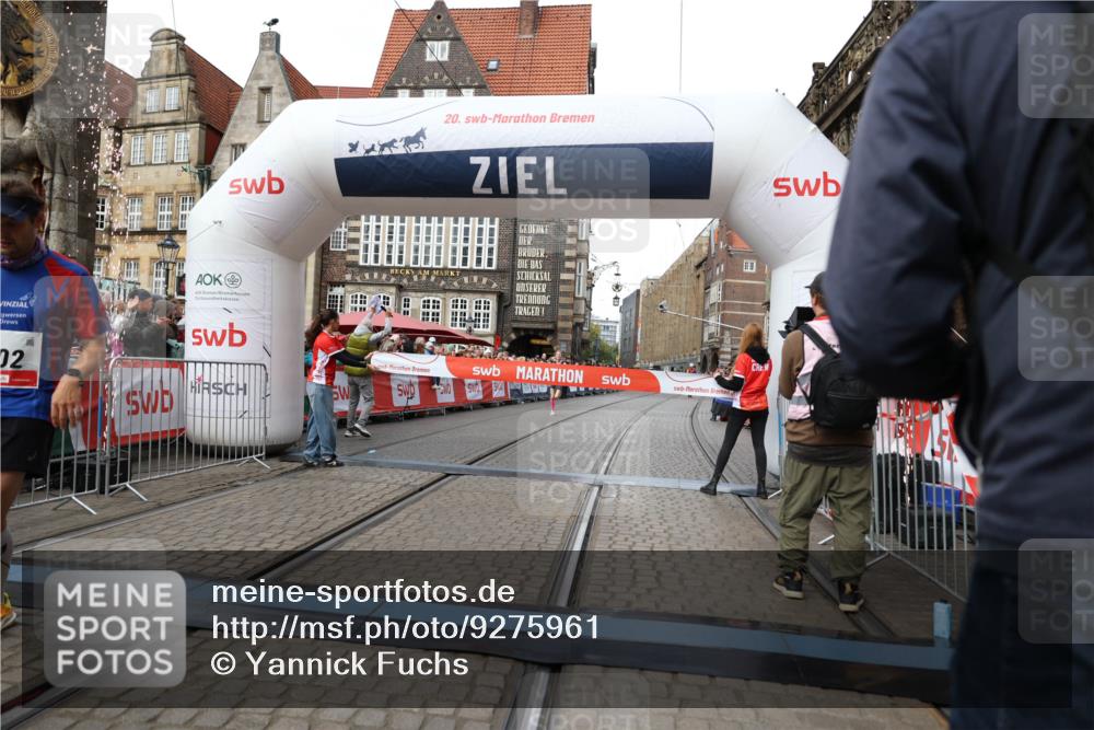 05.10.2025 - 20. swb-Marathon Bremen Yannick Fuchs http://msf.ph/oto/9275961 05.10.2025 12:37:35 Ziel 302, 1101 meine-sportfotos.de