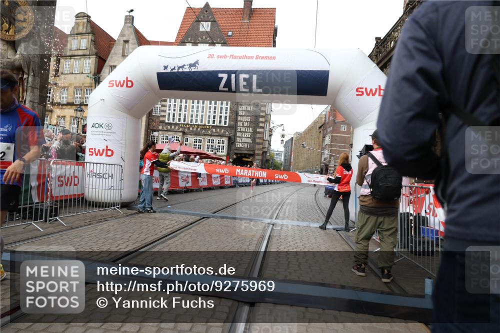 05.10.2025 - 20. swb-Marathon Bremen Yannick Fuchs http://msf.ph/oto/9275969 05.10.2025 12:37:35 Ziel 302, 1101 meine-sportfotos.de