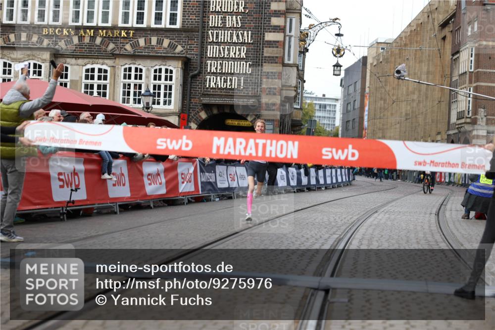 05.10.2025 - 20. swb-Marathon Bremen Yannick Fuchs http://msf.ph/oto/9275976 05.10.2025 12:37:35 Ziel 302, 1101 meine-sportfotos.de