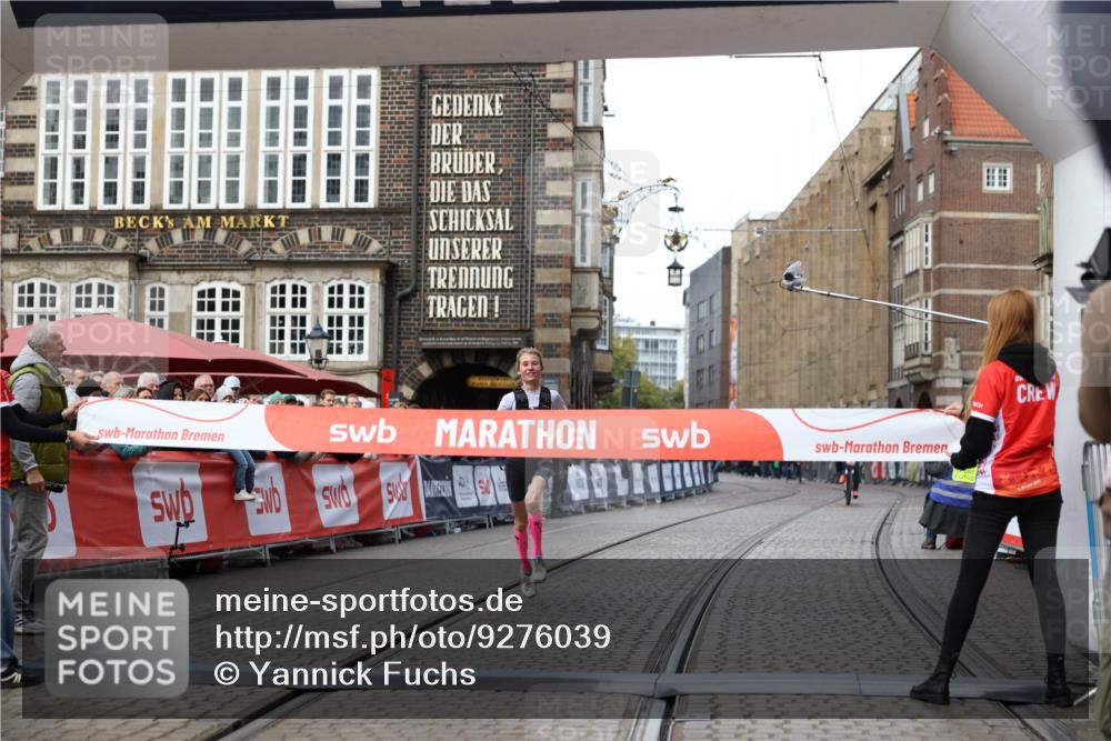 05.10.2025 - 20. swb-Marathon Bremen Yannick Fuchs http://msf.ph/oto/9276039 05.10.2025 12:37:36 Ziel 302, 1101 meine-sportfotos.de