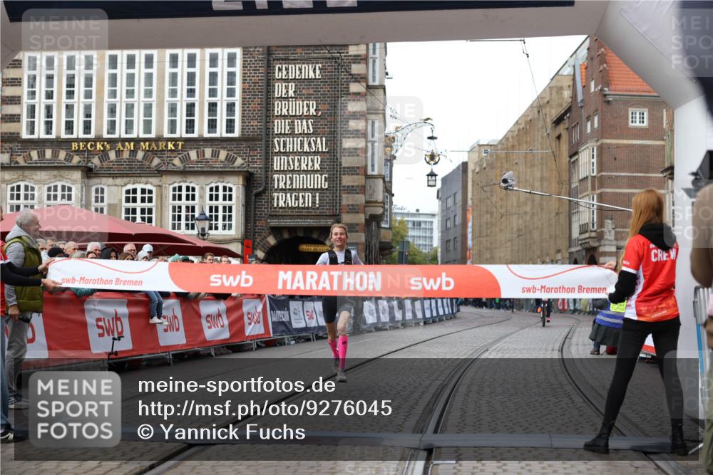 05.10.2025 - 20. swb-Marathon Bremen Yannick Fuchs http://msf.ph/oto/9276045 05.10.2025 12:37:36 Ziel 302, 1101 meine-sportfotos.de