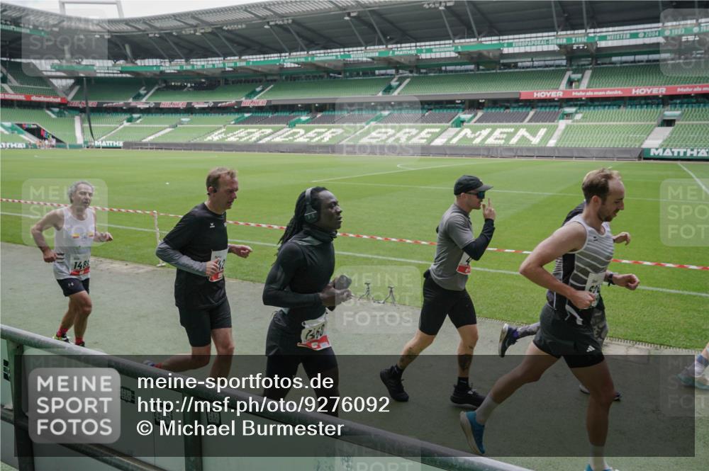 05.10.2025 - 20. swb-Marathon Bremen Michael Burmester http://msf.ph/oto/9276092 05.10.2025 12:53:50 Laufen im Stadion 89, 248, 250, 368, 458, 496, 507, 869, 950, 1009, 1020, 1164, 1165, 1428, 1460, 1489, 1517, 1538, 1608, 1656, 1690, 1729, 1736, 1868, 1873, 1943, 2030, 2050, 2250, 2288, 2871, 3363, 3553, 3913, 4294, 4611, 5024, 5425, 5571, 5576, 5944, 6244, 6348, 6359, 6806, 7232, 7255, 7408, 7617, 7835, 7905, 8238, 8499, 8511, 8611, 8709, 248, 832, 1367, 1667, 2072, 2075, 4132, 4573, 4729, 5169, 5579, 5866, 6492, 8431, 8462 meine-sportfotos.de