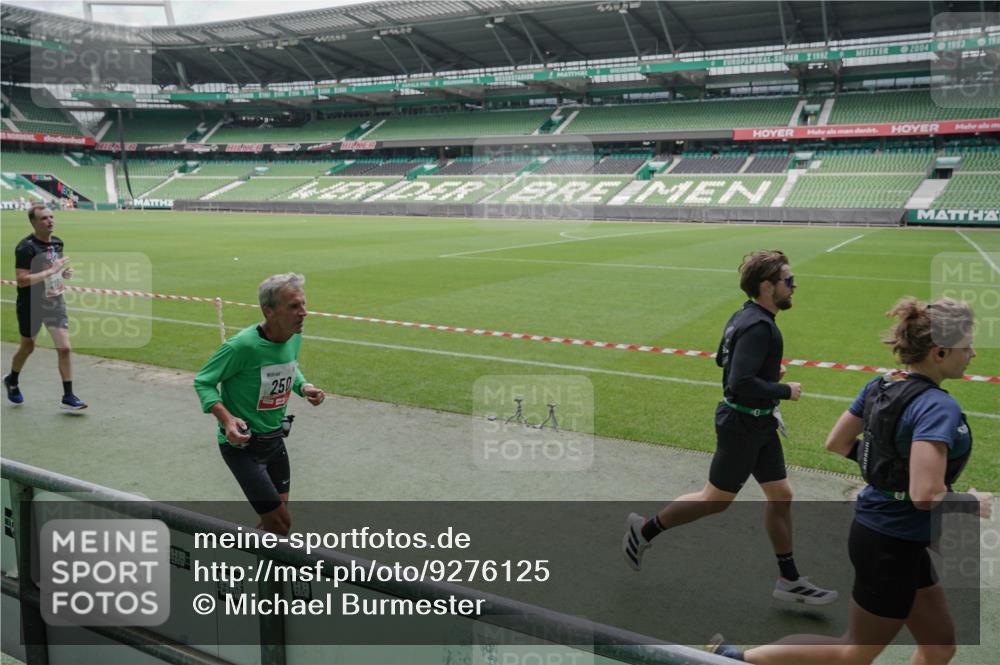 05.10.2025 - 20. swb-Marathon Bremen Michael Burmester http://msf.ph/oto/9276125 05.10.2025 12:53:54 Laufen im Stadion 53, 89, 250, 368, 458, 496, 507, 524, 756, 869, 950, 1009, 1020, 1164, 1165, 1428, 1460, 1489, 1517, 1538, 1608, 1656, 1690, 1729, 1736, 1868, 1873, 1943, 2030, 2050, 2250, 2288, 2871, 3363, 3553, 3913, 4294, 4611, 5024, 5425, 5571, 5576, 5944, 6244, 6348, 6359, 6806, 7232, 7255, 7408, 7508, 7617, 7835, 7905, 8238, 8499, 8511, 8611, 8709, 248, 832, 1367, 1667, 2072, 2075, 4132, 4573, 4729, 5169, 5579, 6492, 8238, 8462 meine-sportfotos.de