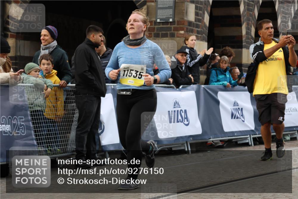 05.10.2025 - 20. swb-Marathon Bremen Strokosch-Dieckow http://msf.ph/oto/9276150 05.10.2025 11:12:22 Ziel 9373, 9374, 10622, 10899, 11085, 11535 meine-sportfotos.de