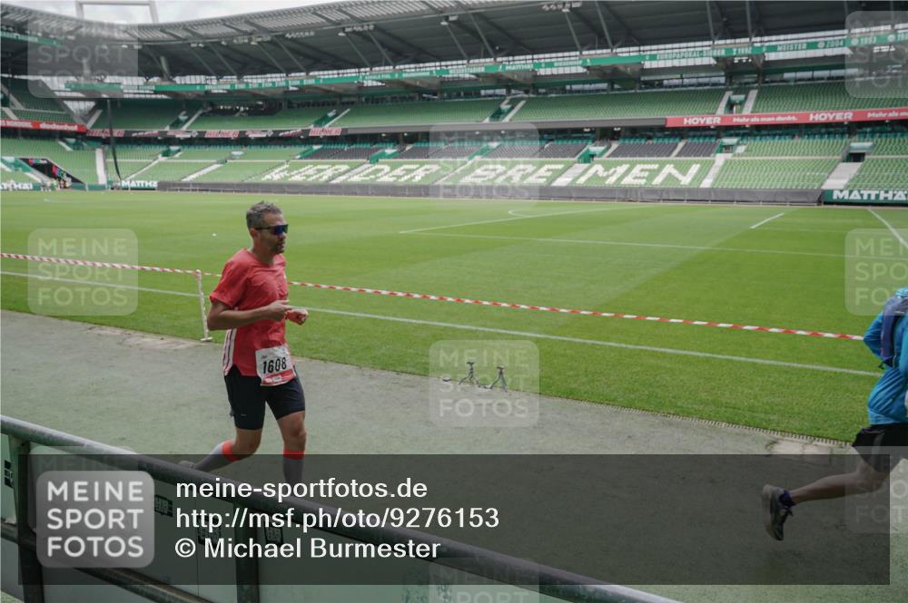 05.10.2025 - 20. swb-Marathon Bremen Michael Burmester http://msf.ph/oto/9276153 05.10.2025 12:53:58 Laufen im Stadion 53, 89, 250, 368, 458, 496, 507, 524, 756, 869, 950, 1009, 1020, 1164, 1165, 1428, 1460, 1489, 1517, 1538, 1608, 1656, 1690, 1729, 1736, 1868, 1873, 1943, 2030, 2050, 2250, 2288, 2841, 2871, 3212, 3363, 3553, 3913, 4294, 4611, 5024, 5425, 5571, 5576, 5944, 6244, 6348, 6359, 6806, 7232, 7255, 7408, 7508, 7617, 7835, 7905, 8499, 8511, 8611, 8709, 248, 832, 1667, 2075, 4132, 4729, 5169, 5579, 6492, 8238, 8462 meine-sportfotos.de