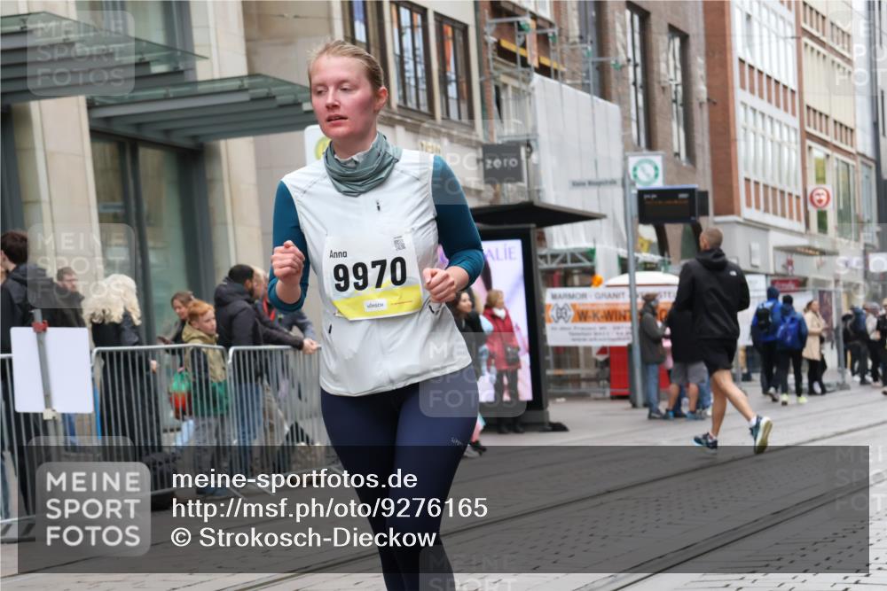 05.10.2025 - 20. swb-Marathon Bremen Strokosch-Dieckow http://msf.ph/oto/9276165 05.10.2025 11:14:11 Ziel 9724, 9756, 9818, 9819, 9861, 9970, 10201, 10292, 10722, 10832, 11072, 11135, 11139, 11473, 11539, 9724, 9756, 9818, 9819, 9861, 9970, 10201, 10292, 10722, 10832, 11072, 11135, 11139, 11473, 11539 meine-sportfotos.de