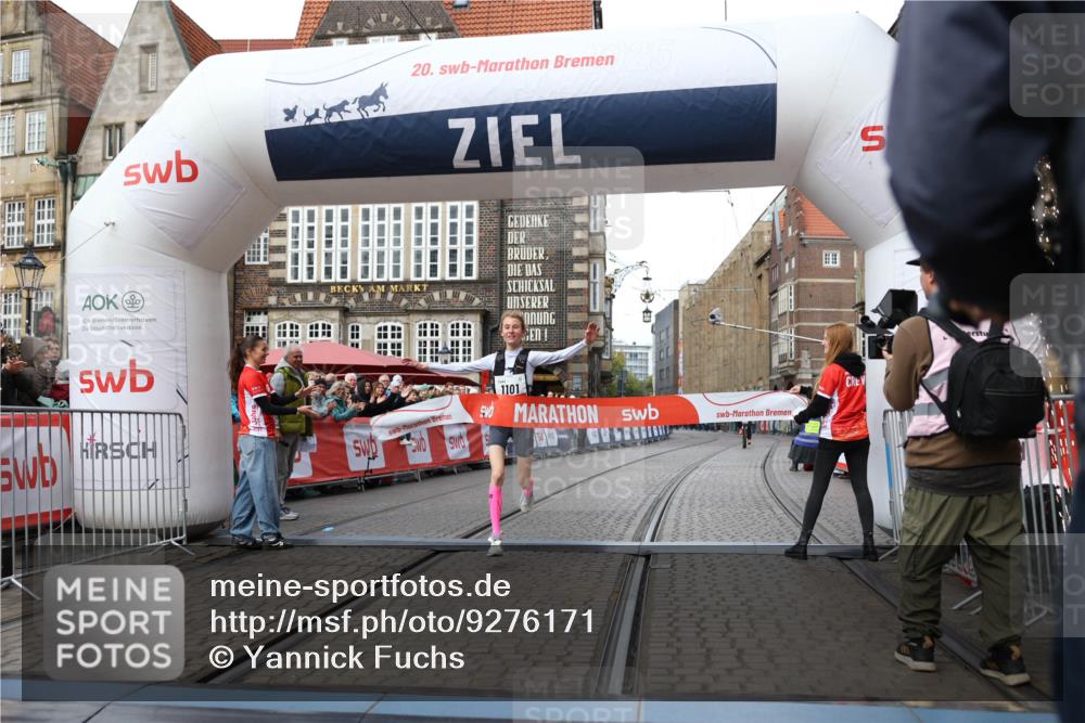 05.10.2025 - 20. swb-Marathon Bremen Yannick Fuchs http://msf.ph/oto/9276171 05.10.2025 12:37:38 Ziel 302, 1101 meine-sportfotos.de