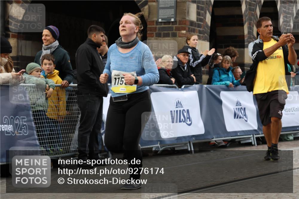 05.10.2025 - 20. swb-Marathon Bremen Strokosch-Dieckow http://msf.ph/oto/9276174 05.10.2025 11:12:22 Ziel 9373, 9374, 10622, 10899, 11085, 11535 meine-sportfotos.de