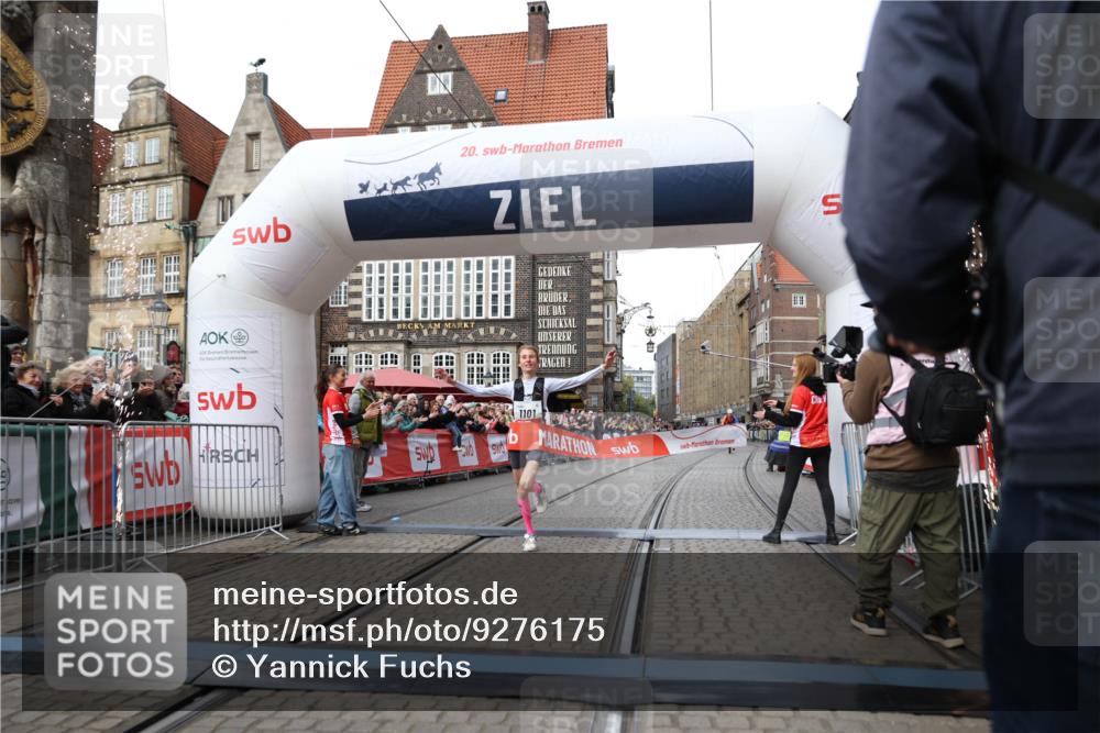 05.10.2025 - 20. swb-Marathon Bremen Yannick Fuchs http://msf.ph/oto/9276175 05.10.2025 12:37:38 Ziel 302, 1101 meine-sportfotos.de