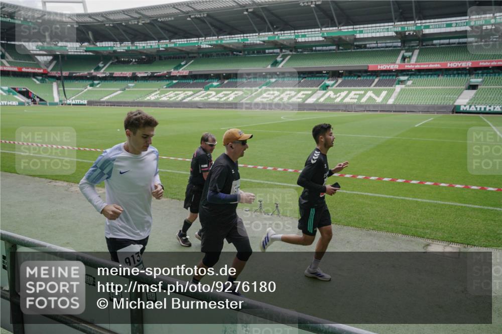05.10.2025 - 20. swb-Marathon Bremen Michael Burmester http://msf.ph/oto/9276180 05.10.2025 12:54:05 Laufen im Stadion 53, 89, 132, 250, 289, 368, 458, 496, 504, 507, 524, 756, 869, 950, 1009, 1020, 1164, 1165, 1428, 1460, 1489, 1517, 1608, 1656, 1690, 1729, 1736, 1868, 1873, 1896, 1943, 1976, 2030, 2050, 2250, 2288, 2573, 2841, 2871, 3212, 3363, 3913, 4294, 4611, 5022, 5024, 5206, 5425, 5571, 5576, 5944, 5978, 6244, 6348, 6359, 6583, 6806, 7232, 7255, 7279, 7508, 7617, 7835, 7905, 8499, 8511, 8611, 248, 869, 1538, 1667, 3553, 4729, 5579, 6492, 7255, 7408, 8238, 8709 meine-sportfotos.de