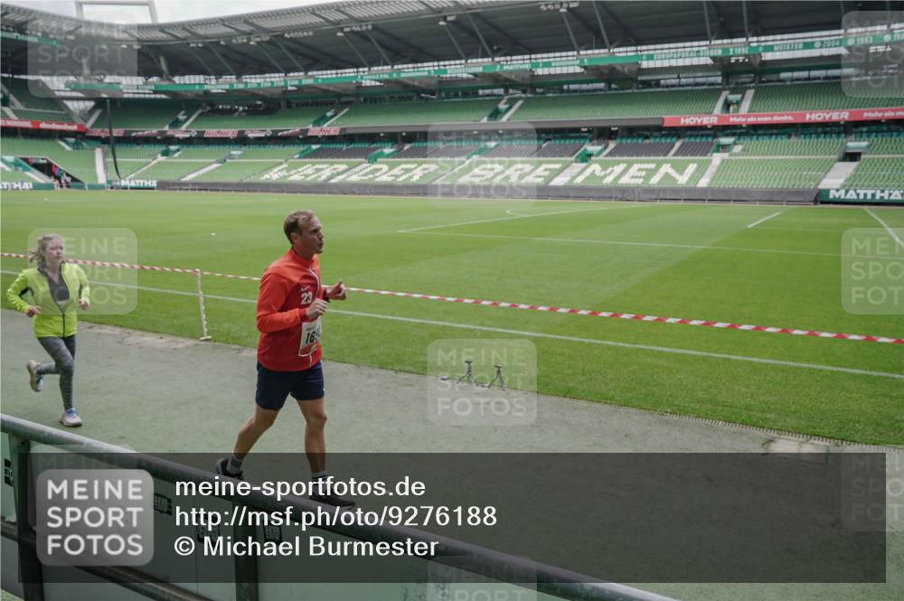 05.10.2025 - 20. swb-Marathon Bremen Michael Burmester http://msf.ph/oto/9276188 05.10.2025 12:54:07 Laufen im Stadion 53, 89, 132, 250, 289, 368, 458, 496, 504, 507, 524, 756, 950, 1009, 1020, 1164, 1165, 1428, 1460, 1489, 1517, 1543, 1608, 1656, 1690, 1729, 1736, 1868, 1873, 1896, 1943, 1976, 2030, 2050, 2250, 2288, 2573, 2841, 2871, 3212, 3363, 3703, 3913, 4294, 4611, 5022, 5024, 5206, 5425, 5571, 5576, 5944, 5978, 6244, 6348, 6359, 6583, 6806, 7232, 7279, 7508, 7617, 7835, 7905, 8499, 8511, 8611, 248, 869, 1538, 1667, 3553, 4729, 5579, 6492, 7255, 7408, 8238, 8709 meine-sportfotos.de