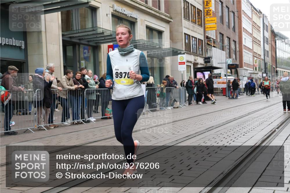 05.10.2025 - 20. swb-Marathon Bremen Strokosch-Dieckow http://msf.ph/oto/9276206 05.10.2025 11:14:12 Ziel 9756, 9818, 9819, 9861, 9970, 10201, 10292, 10722, 10832, 11072, 11139, 11473, 9756, 9818, 9819, 9861, 9970, 10201, 10292, 10722, 10832, 11072, 11139, 11473 meine-sportfotos.de