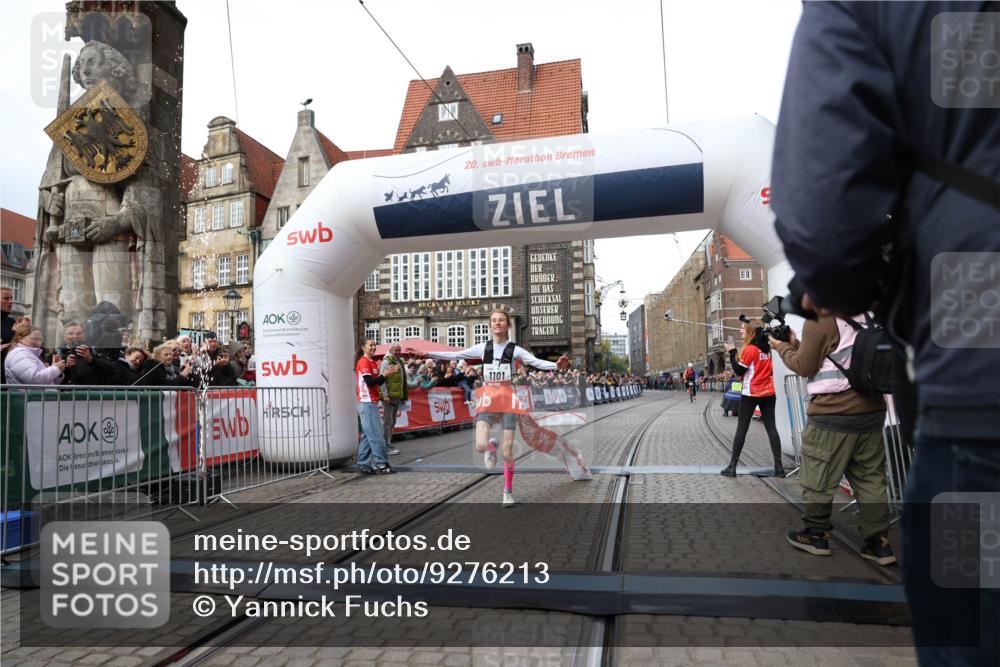 05.10.2025 - 20. swb-Marathon Bremen Yannick Fuchs http://msf.ph/oto/9276213 05.10.2025 12:37:38 Ziel 302, 1101 meine-sportfotos.de