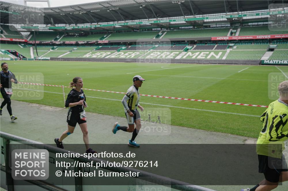 05.10.2025 - 20. swb-Marathon Bremen Michael Burmester http://msf.ph/oto/9276214 05.10.2025 12:54:10 Laufen im Stadion 53, 89, 132, 250, 289, 368, 458, 496, 504, 507, 524, 756, 950, 1009, 1020, 1164, 1165, 1428, 1460, 1489, 1517, 1543, 1608, 1656, 1690, 1729, 1736, 1873, 1896, 1943, 1976, 2030, 2050, 2250, 2288, 2573, 2841, 2871, 3193, 3212, 3363, 3703, 3913, 4294, 4611, 4949, 5022, 5024, 5206, 5571, 5576, 5666, 5944, 5978, 6244, 6348, 6359, 6583, 6853, 7232, 7279, 7494, 7508, 7617, 7835, 7905, 8499, 8511, 8611, 8737, 248, 869, 1538, 3553, 7255, 7408, 8238, 8709 meine-sportfotos.de
