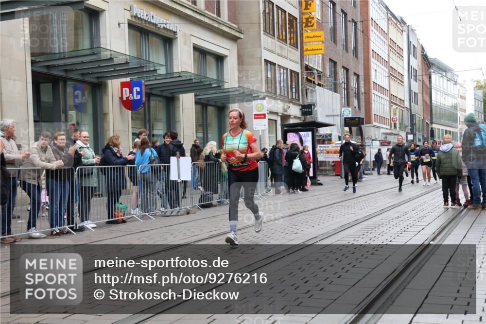 05.10.2025 - 20. swb-Marathon Bremen Strokosch-Dieckow http://msf.ph/oto/9276216 05.10.2025 11:14:18 Ziel 9756, 9861, 9970, 10292, 10602, 10722, 11072, 11139, 11448, 11473, 11557, 9756, 9861, 9970, 10292, 10602, 10722, 11072, 11139, 11448, 11473, 11557 meine-sportfotos.de