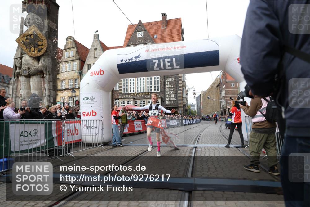 05.10.2025 - 20. swb-Marathon Bremen Yannick Fuchs http://msf.ph/oto/9276217 05.10.2025 12:37:38 Ziel 302, 1101 meine-sportfotos.de