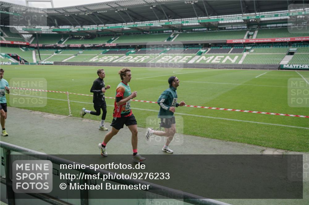 05.10.2025 - 20. swb-Marathon Bremen Michael Burmester http://msf.ph/oto/9276233 05.10.2025 12:54:14 Laufen im Stadion 53, 89, 132, 250, 289, 368, 458, 496, 504, 507, 524, 756, 950, 1009, 1020, 1164, 1165, 1428, 1460, 1489, 1517, 1543, 1608, 1690, 1729, 1736, 1873, 1896, 1943, 1976, 2030, 2250, 2573, 2841, 2871, 3193, 3212, 3363, 3436, 3703, 3913, 4595, 4611, 4949, 4958, 5022, 5024, 5206, 5571, 5576, 5666, 5978, 6244, 6348, 6359, 6583, 6683, 6853, 7232, 7279, 7494, 7508, 7835, 8511, 8611, 8737, 869, 1538, 3553, 7255, 7408, 8238, 8709 meine-sportfotos.de