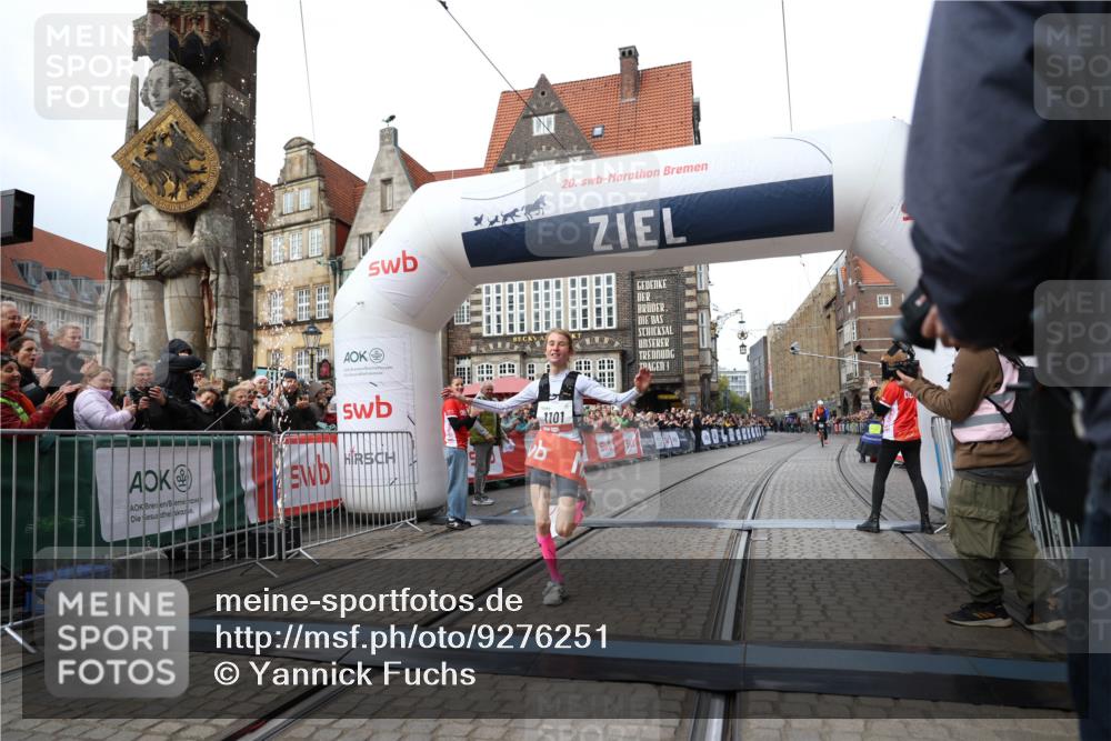 05.10.2025 - 20. swb-Marathon Bremen Yannick Fuchs http://msf.ph/oto/9276251 05.10.2025 12:37:39 Ziel 302, 1101 meine-sportfotos.de