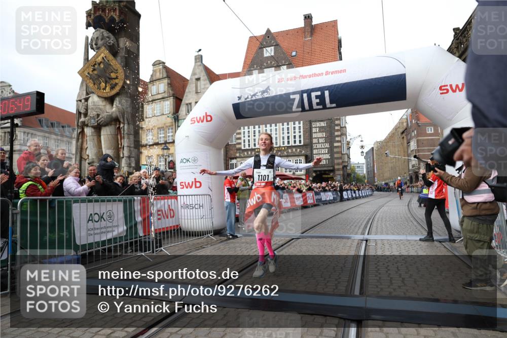 05.10.2025 - 20. swb-Marathon Bremen Yannick Fuchs http://msf.ph/oto/9276262 05.10.2025 12:37:39 Ziel 302, 1101 meine-sportfotos.de