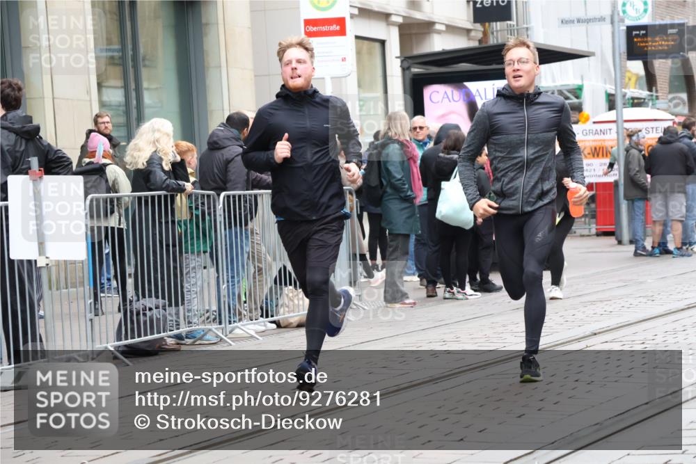 05.10.2025 - 20. swb-Marathon Bremen Strokosch-Dieckow http://msf.ph/oto/9276281 05.10.2025 11:14:20 Ziel 9303, 9861, 9970, 10292, 10602, 10722, 11072, 11139, 11448, 11473, 11557, 9303, 9861, 9970, 10292, 10602, 10722, 11072, 11139, 11448, 11473, 11557 meine-sportfotos.de
