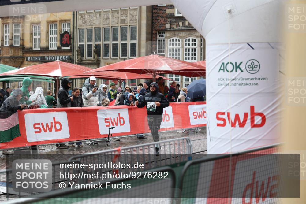 05.10.2025 - 20. swb-Marathon Bremen Yannick Fuchs http://msf.ph/oto/9276282 05.10.2025 14:56:25 Ziel 3290 meine-sportfotos.de