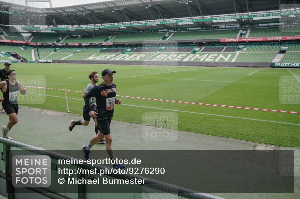 05.10.2025 - 20. swb-Marathon Bremen Michael Burmester http://msf.ph/oto/9276290 05.10.2025 12:54:22 Laufen im Stadion 53, 89, 132, 250, 289, 368, 458, 496, 504, 507, 524, 756, 950, 1020, 1165, 1308, 1428, 1460, 1489, 1517, 1543, 1608, 1690, 1729, 1736, 1873, 1896, 1897, 1943, 1976, 2024, 2274, 2573, 2841, 2871, 3193, 3212, 3224, 3359, 3436, 3703, 3913, 4595, 4611, 4837, 4949, 4958, 5022, 5024, 5206, 5576, 5666, 5869, 5978, 6244, 6348, 6359, 6583, 6683, 6853, 7232, 7279, 7494, 7508, 7814, 7835, 7928, 7986, 8511, 8611, 8653, 8737, 869, 1538, 7255, 8709 meine-sportfotos.de