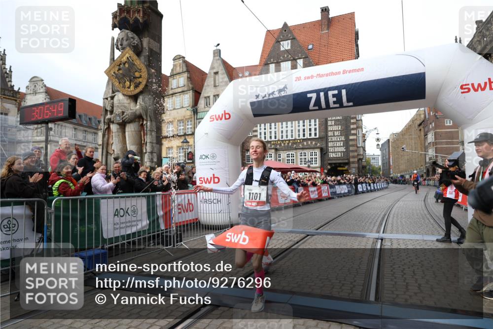 05.10.2025 - 20. swb-Marathon Bremen Yannick Fuchs http://msf.ph/oto/9276296 05.10.2025 12:37:39 Ziel 302, 1101 meine-sportfotos.de
