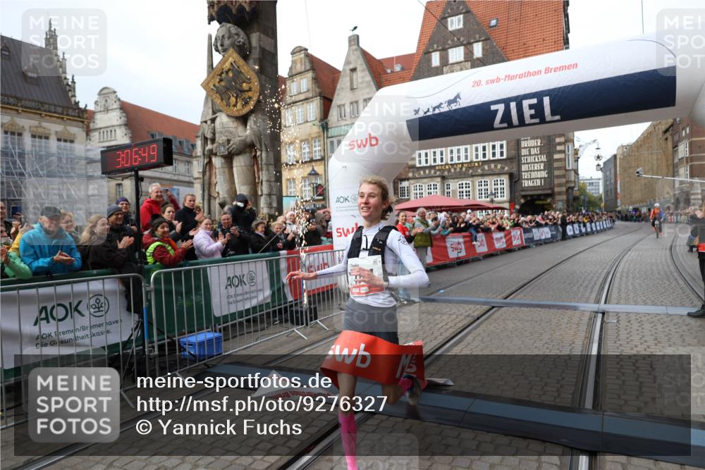 05.10.2025 - 20. swb-Marathon Bremen Yannick Fuchs http://msf.ph/oto/9276327 05.10.2025 12:37:39 Ziel 302, 1101 meine-sportfotos.de