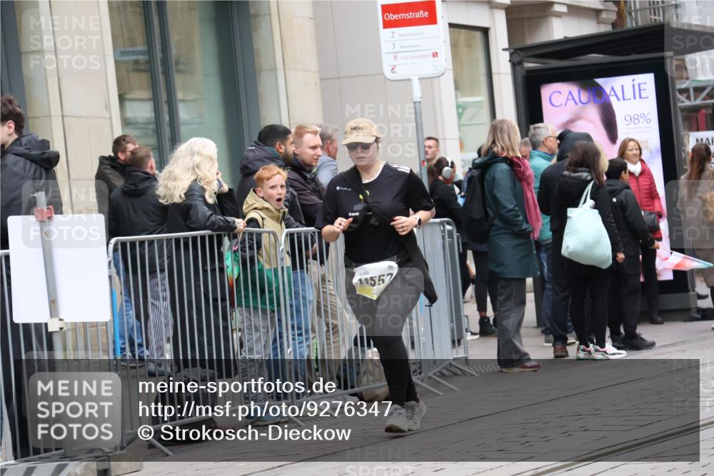 05.10.2025 - 20. swb-Marathon Bremen Strokosch-Dieckow http://msf.ph/oto/9276347 05.10.2025 11:14:23 Ziel 9303, 9861, 9970, 10292, 10602, 10722, 11072, 11139, 11448, 11473, 11557, 9303, 9861, 9970, 10292, 10602, 10722, 11072, 11139, 11448, 11473, 11557 meine-sportfotos.de
