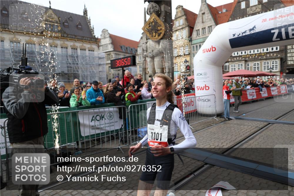 05.10.2025 - 20. swb-Marathon Bremen Yannick Fuchs http://msf.ph/oto/9276352 05.10.2025 12:37:40 Ziel 1101 meine-sportfotos.de