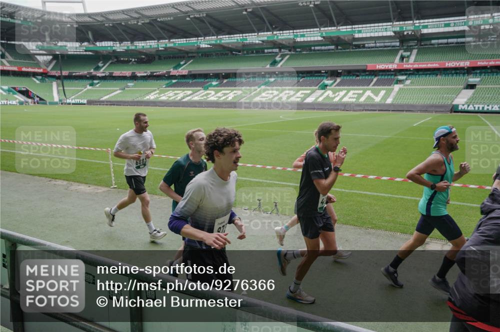 05.10.2025 - 20. swb-Marathon Bremen Michael Burmester http://msf.ph/oto/9276366 05.10.2025 12:54:26 Laufen im Stadion 53, 89, 132, 250, 289, 368, 458, 496, 504, 507, 524, 756, 950, 1020, 1165, 1308, 1428, 1460, 1489, 1517, 1543, 1608, 1690, 1729, 1736, 1873, 1896, 1897, 1943, 1976, 2024, 2180, 2274, 2573, 2767, 2841, 2871, 3193, 3212, 3224, 3359, 3436, 3703, 3913, 4595, 4611, 4837, 4949, 4958, 5022, 5024, 5206, 5452, 5576, 5666, 5869, 5978, 6244, 6348, 6359, 6583, 6683, 6853, 7232, 7279, 7494, 7508, 7814, 7835, 7928, 7986, 8511, 8611, 8642, 8653, 8737 meine-sportfotos.de