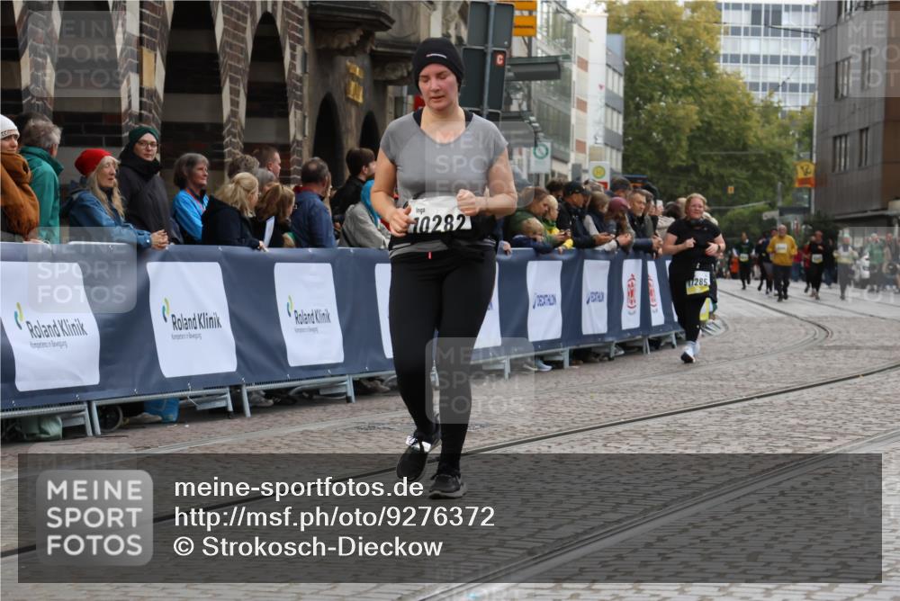 05.10.2025 - 20. swb-Marathon Bremen Strokosch-Dieckow http://msf.ph/oto/9276372 05.10.2025 11:12:29 Ziel 9736, 10282 meine-sportfotos.de