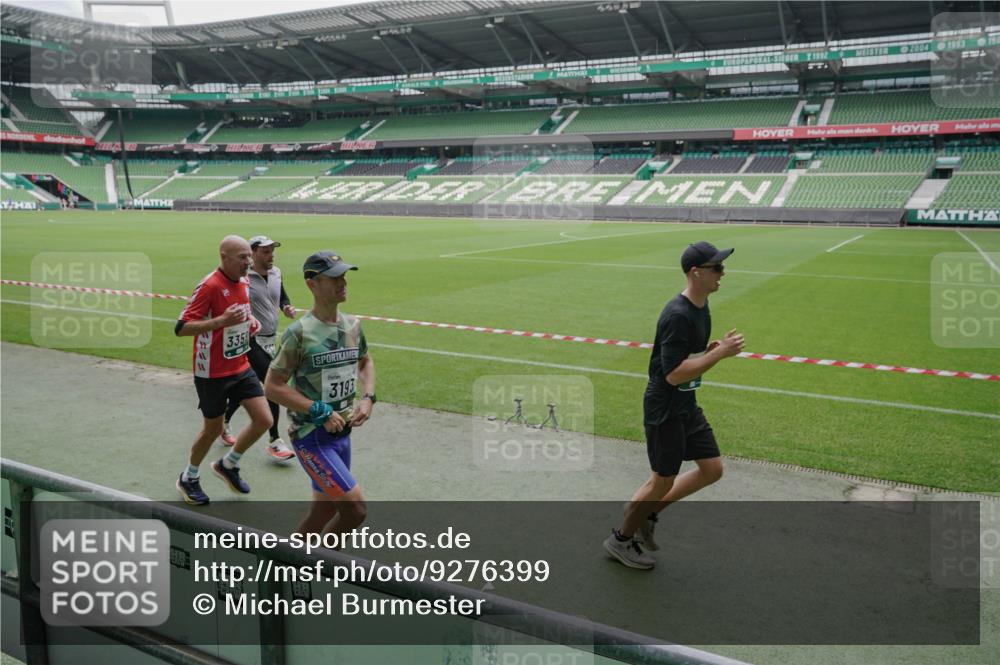 05.10.2025 - 20. swb-Marathon Bremen Michael Burmester http://msf.ph/oto/9276399 05.10.2025 12:54:30 Laufen im Stadion 53, 82, 89, 104, 132, 250, 289, 368, 417, 458, 496, 504, 507, 524, 756, 950, 1165, 1308, 1460, 1474, 1483, 1489, 1517, 1543, 1608, 1690, 1721, 1729, 1736, 1873, 1896, 1897, 1976, 2024, 2180, 2265, 2274, 2573, 2767, 2841, 3069, 3193, 3212, 3224, 3359, 3436, 3531, 3703, 3848, 3913, 4257, 4595, 4611, 4837, 4949, 4958, 5022, 5024, 5206, 5452, 5576, 5666, 5869, 5978, 6244, 6348, 6359, 6583, 6683, 6853, 7232, 7279, 7494, 7508, 7814, 7928, 7986, 8511, 8611, 8642, 8653, 8737, 89, 368 meine-sportfotos.de