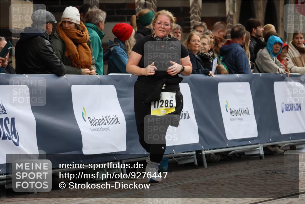 05.10.2025 - 20. swb-Marathon Bremen Strokosch-Dieckow http://msf.ph/oto/9276447 05.10.2025 11:12:35 Ziel 9736, 10190, 11285 meine-sportfotos.de