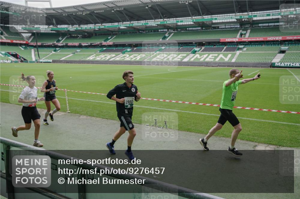 05.10.2025 - 20. swb-Marathon Bremen Michael Burmester http://msf.ph/oto/9276457 05.10.2025 12:54:34 Laufen im Stadion 53, 82, 104, 132, 250, 289, 319, 417, 504, 507, 524, 756, 944, 950, 1165, 1308, 1474, 1483, 1517, 1543, 1608, 1690, 1721, 1729, 1736, 1873, 1896, 1897, 1945, 1976, 2024, 2180, 2265, 2274, 2573, 2767, 2841, 3069, 3193, 3212, 3224, 3359, 3436, 3531, 3703, 3848, 3913, 4257, 4595, 4837, 4949, 4958, 5022, 5024, 5206, 5452, 5666, 5869, 5978, 6244, 6359, 6583, 6683, 6853, 7052, 7232, 7279, 7494, 7508, 7814, 7928, 7986, 8511, 8611, 8642, 8653, 8737, 89, 250, 368, 458, 1460, 1489 meine-sportfotos.de