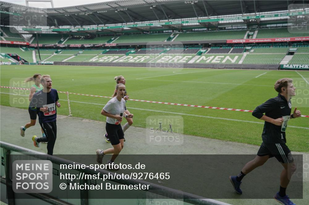 05.10.2025 - 20. swb-Marathon Bremen Michael Burmester http://msf.ph/oto/9276465 05.10.2025 12:54:34 Laufen im Stadion 53, 82, 104, 132, 250, 289, 319, 417, 504, 507, 524, 756, 944, 950, 1165, 1308, 1474, 1483, 1517, 1543, 1608, 1690, 1721, 1729, 1736, 1873, 1896, 1897, 1945, 1976, 2024, 2180, 2265, 2274, 2573, 2767, 2841, 3069, 3193, 3212, 3224, 3359, 3436, 3531, 3703, 3848, 3913, 4257, 4595, 4837, 4949, 4958, 5022, 5024, 5206, 5452, 5666, 5869, 5978, 6244, 6359, 6583, 6683, 6853, 7052, 7232, 7279, 7494, 7508, 7814, 7928, 7986, 8511, 8611, 8642, 8653, 8737, 89, 250, 368, 458, 1460, 1489 meine-sportfotos.de