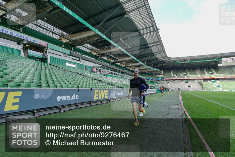 05.10.2025 - 20. swb-Marathon Bremen Michael Burmester http://msf.ph/oto/9276467 05.10.2025 10:23:49 Laufen im Stadion 9213, 9262, 9289, 9403, 9671, 9922, 10070, 10161, 10276, 10565, 10592, 10606, 10686, 10753, 10952, 11067, 11069, 11086, 11114, 11418, 11474, 11567, 11701, 11710, 9504, 9863, 10052, 10352, 10525, 10658, 10847, 10908, 11328, 11335, 11349 meine-sportfotos.de