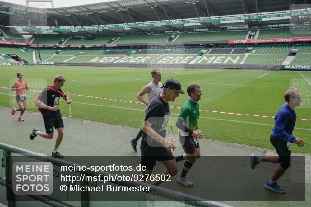 05.10.2025 - 20. swb-Marathon Bremen Michael Burmester http://msf.ph/oto/9276502 05.10.2025 12:54:40 Laufen im Stadion 53, 82, 104, 124, 132, 169, 289, 319, 417, 504, 524, 756, 944, 950, 1165, 1308, 1474, 1483, 1517, 1543, 1721, 1729, 1873, 1896, 1897, 1945, 1976, 2024, 2180, 2265, 2274, 2431, 2573, 2767, 2841, 3069, 3193, 3212, 3224, 3359, 3436, 3531, 3703, 3848, 4257, 4595, 4672, 4816, 4837, 4949, 4958, 5022, 5206, 5452, 5666, 5869, 5978, 6184, 6583, 6683, 6853, 7052, 7232, 7279, 7494, 7508, 7814, 7928, 7986, 8642, 8653, 8737, 89, 250, 368, 458, 507, 950, 1460, 1489 meine-sportfotos.de