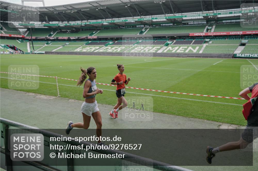 05.10.2025 - 20. swb-Marathon Bremen Michael Burmester http://msf.ph/oto/9276527 05.10.2025 12:54:42 Laufen im Stadion 53, 82, 104, 124, 132, 169, 289, 319, 417, 504, 524, 756, 944, 1165, 1308, 1474, 1483, 1517, 1543, 1721, 1729, 1873, 1896, 1897, 1945, 1976, 2024, 2180, 2265, 2274, 2431, 2494, 2573, 2767, 2841, 3069, 3193, 3212, 3224, 3359, 3436, 3531, 3703, 3848, 4257, 4595, 4672, 4816, 4837, 4919, 4949, 4958, 5022, 5206, 5452, 5666, 5869, 5978, 6184, 6583, 6683, 6853, 7052, 7232, 7279, 7494, 7508, 7814, 7928, 7986, 8642, 8653, 8737, 89, 250, 368, 458, 507, 950, 1460, 1489 meine-sportfotos.de