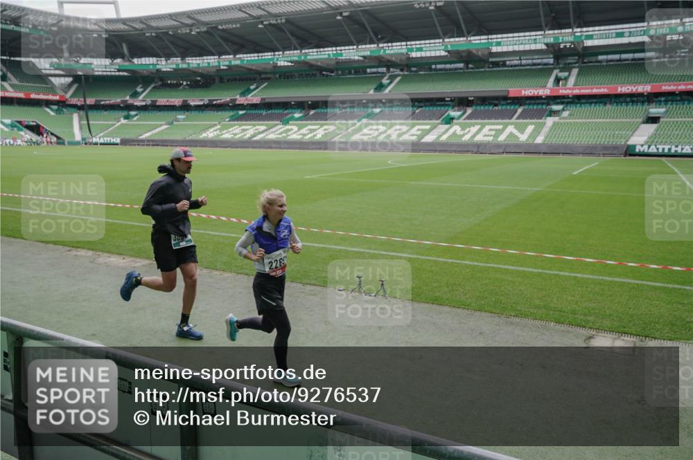 05.10.2025 - 20. swb-Marathon Bremen Michael Burmester http://msf.ph/oto/9276537 05.10.2025 12:54:44 Laufen im Stadion 53, 82, 104, 124, 132, 169, 289, 319, 417, 504, 524, 756, 944, 1308, 1474, 1483, 1517, 1543, 1721, 1873, 1896, 1897, 1945, 1976, 2024, 2180, 2265, 2274, 2431, 2494, 2573, 2767, 2841, 3069, 3193, 3212, 3224, 3359, 3436, 3531, 3703, 3848, 4257, 4595, 4672, 4816, 4837, 4919, 4949, 4958, 5022, 5206, 5452, 5666, 5869, 5978, 6184, 6583, 6683, 6853, 7052, 7232, 7279, 7494, 7508, 7814, 7928, 7986, 8642, 8653, 8737, 89, 250, 368, 458, 507, 950, 1165, 1460, 1489 meine-sportfotos.de