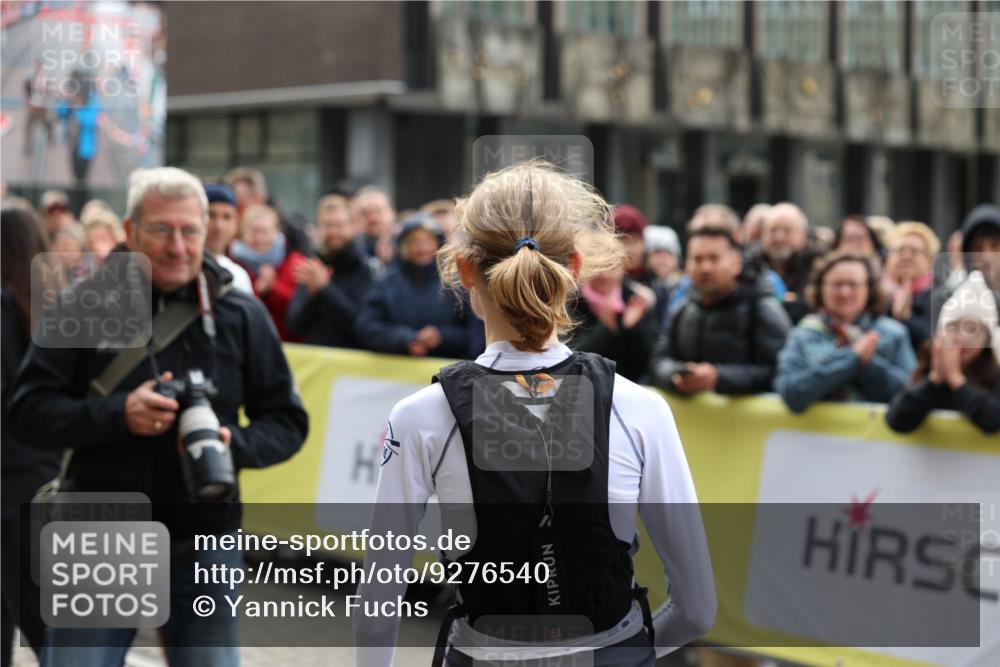 05.10.2025 - 20. swb-Marathon Bremen Yannick Fuchs http://msf.ph/oto/9276540 05.10.2025 12:37:43 Ziel 1101 meine-sportfotos.de