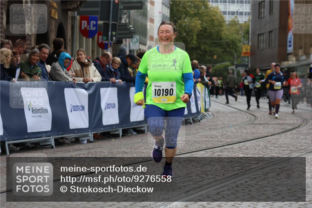 05.10.2025 - 20. swb-Marathon Bremen Strokosch-Dieckow http://msf.ph/oto/9276558 05.10.2025 11:12:43 Ziel 10186, 10190 meine-sportfotos.de