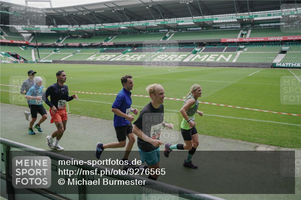 05.10.2025 - 20. swb-Marathon Bremen Michael Burmester http://msf.ph/oto/9276565 05.10.2025 12:54:46 Laufen im Stadion 53, 82, 104, 124, 132, 169, 289, 319, 417, 504, 524, 756, 944, 1308, 1474, 1483, 1517, 1543, 1721, 1896, 1897, 1945, 1976, 2024, 2180, 2265, 2274, 2431, 2494, 2573, 2642, 2767, 2841, 3069, 3193, 3212, 3224, 3359, 3436, 3531, 3703, 3848, 4257, 4595, 4672, 4816, 4837, 4919, 4949, 4958, 5022, 5206, 5452, 5666, 5869, 5978, 6184, 6583, 6683, 6853, 7052, 7232, 7279, 7494, 7508, 7814, 7928, 7986, 8642, 8653, 8737, 89, 250, 368, 458, 507, 950, 1165, 1460, 1489 meine-sportfotos.de
