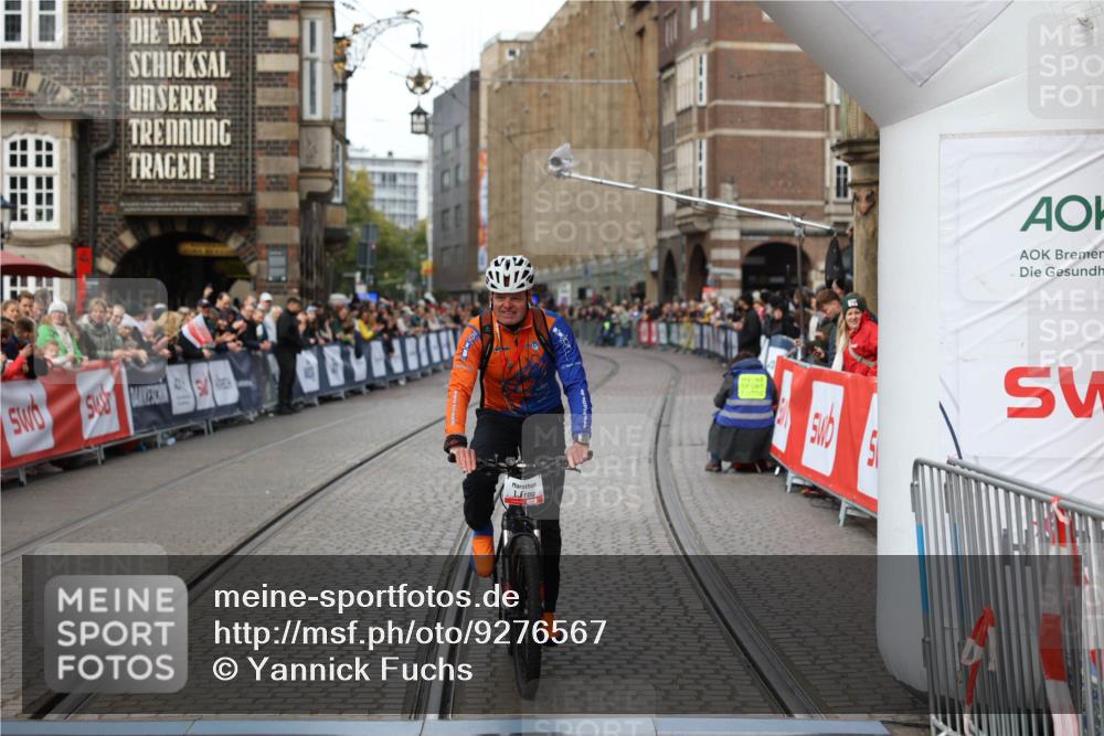 05.10.2025 - 20. swb-Marathon Bremen Yannick Fuchs http://msf.ph/oto/9276567 05.10.2025 12:37:47 Ziel  meine-sportfotos.de