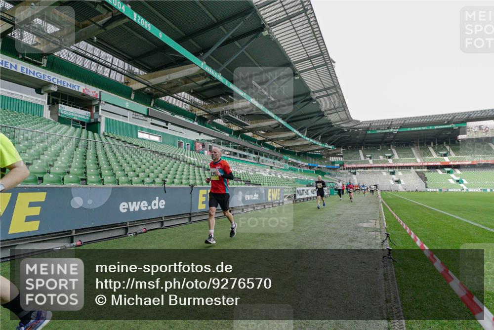 05.10.2025 - 20. swb-Marathon Bremen Michael Burmester http://msf.ph/oto/9276570 05.10.2025 10:26:59 Laufen im Stadion 28, 9009, 9202, 9270, 9285, 9290, 9351, 9362, 9396, 9400, 9411, 9500, 9545, 9590, 9678, 9709, 9711, 9876, 9878, 9885, 9897, 9921, 9960, 9961, 10045, 10053, 10090, 10091, 10092, 10277, 10351, 10411, 10431, 10447, 10568, 10633, 10634, 10639, 10649, 10682, 10750, 10773, 10792, 10823, 10898, 10947, 11074, 11362, 11585, 11645, 11648, 11683, 11714, 11715, 8000, 9250, 9963, 10044, 10053, 10304, 10559, 10624, 10780, 10816, 10851, 11488, 11617 meine-sportfotos.de